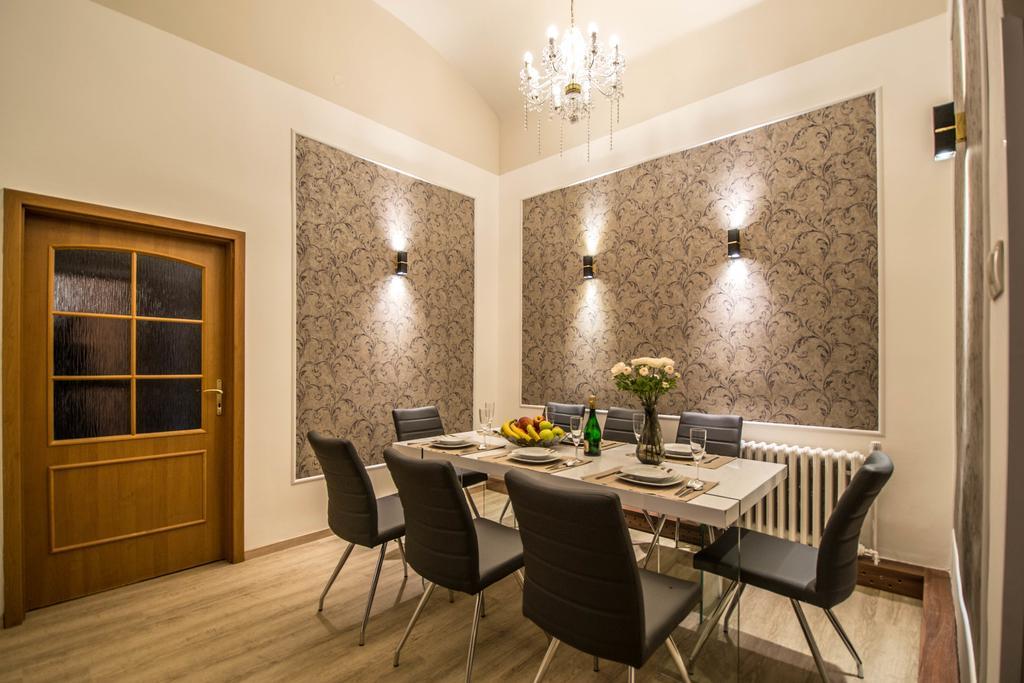 4Bdr Historical Spirit Apt By Ruterra Prague Exterior photo