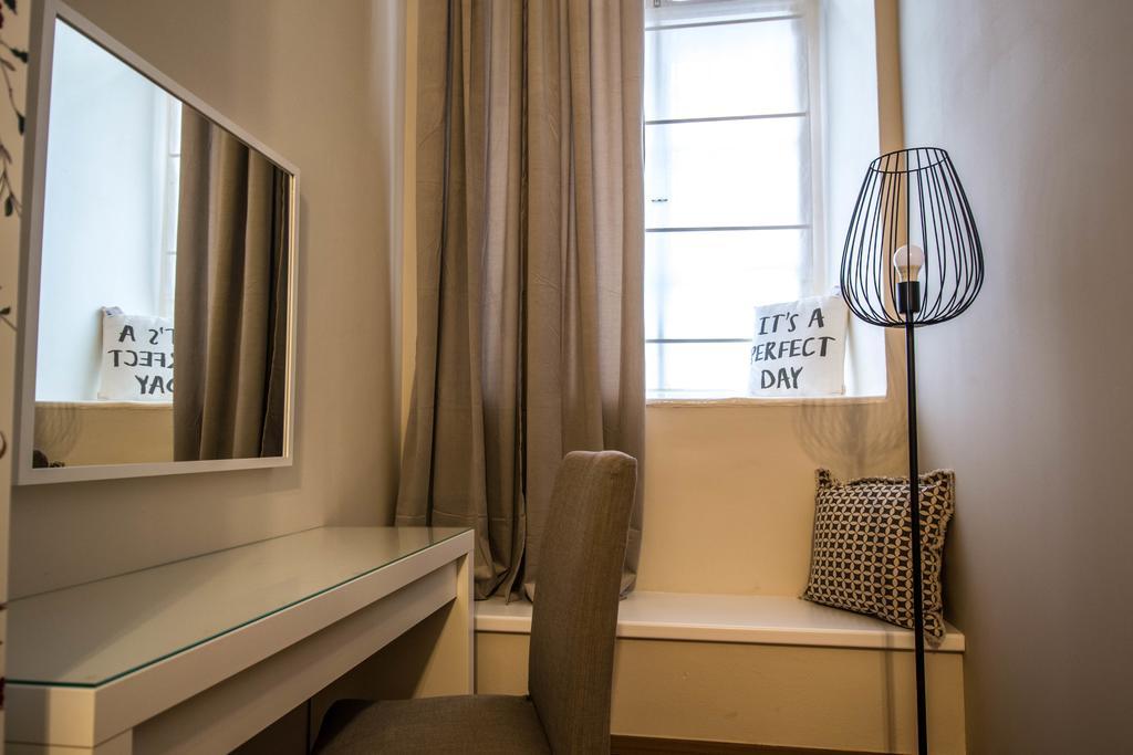 4Bdr Historical Spirit Apt By Ruterra Prague Exterior photo